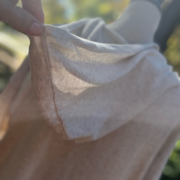 Vineyard Vines 🐳 Logo Hooded SweaterTop, Oatmeal, XL, EUC - Picture 8 of 10